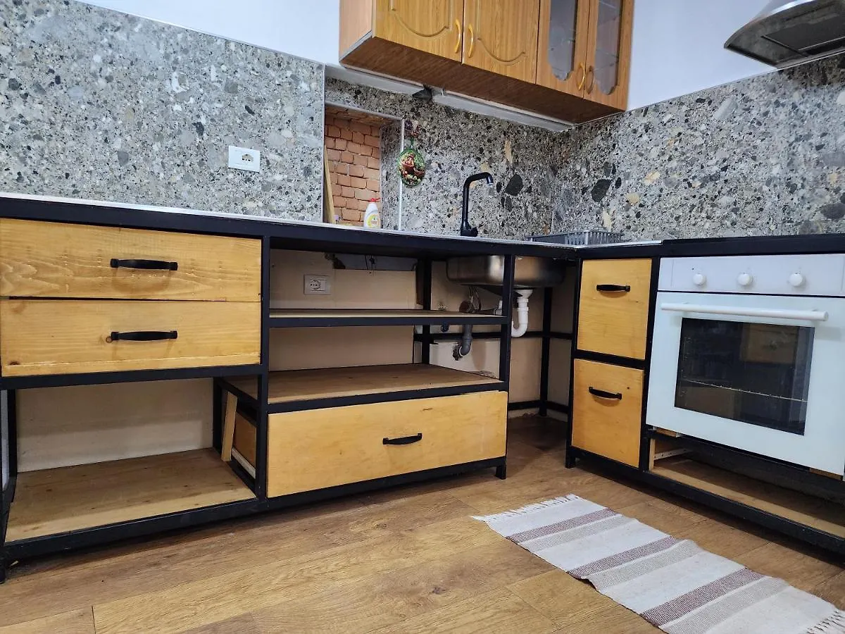 Apartment Van Gogh Apartament Tirana